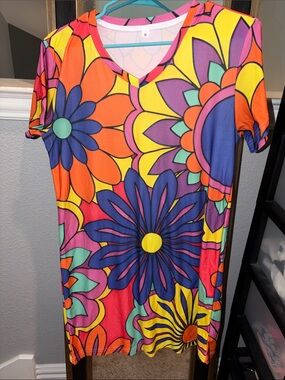 Bold Multicolor Floral V-Neck Tunic / tshirt Dress (fits like a M)